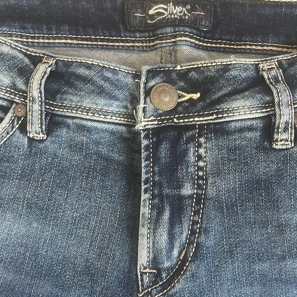 Silver Jeans EUC Suze 30 waist 27 length